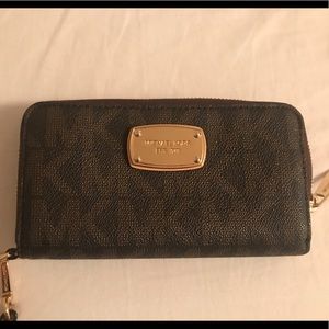 Michael Kors wristlet
